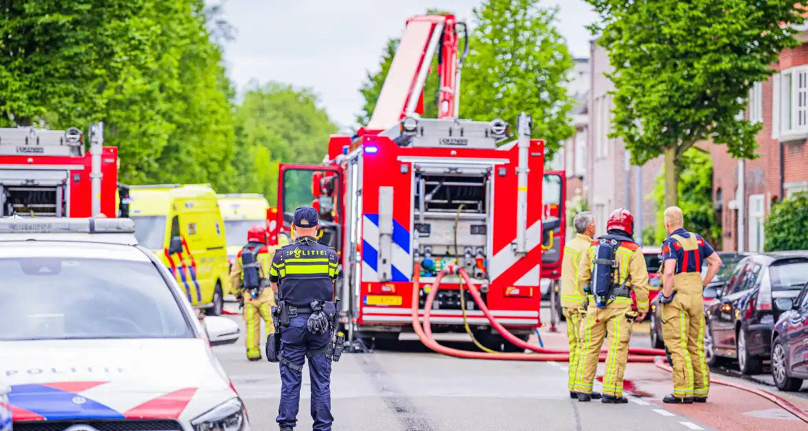 Grote brand in woning met vijf gewonden - Foto 1