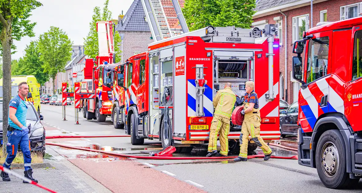 Grote brand in woning met vijf gewonden - Foto 3