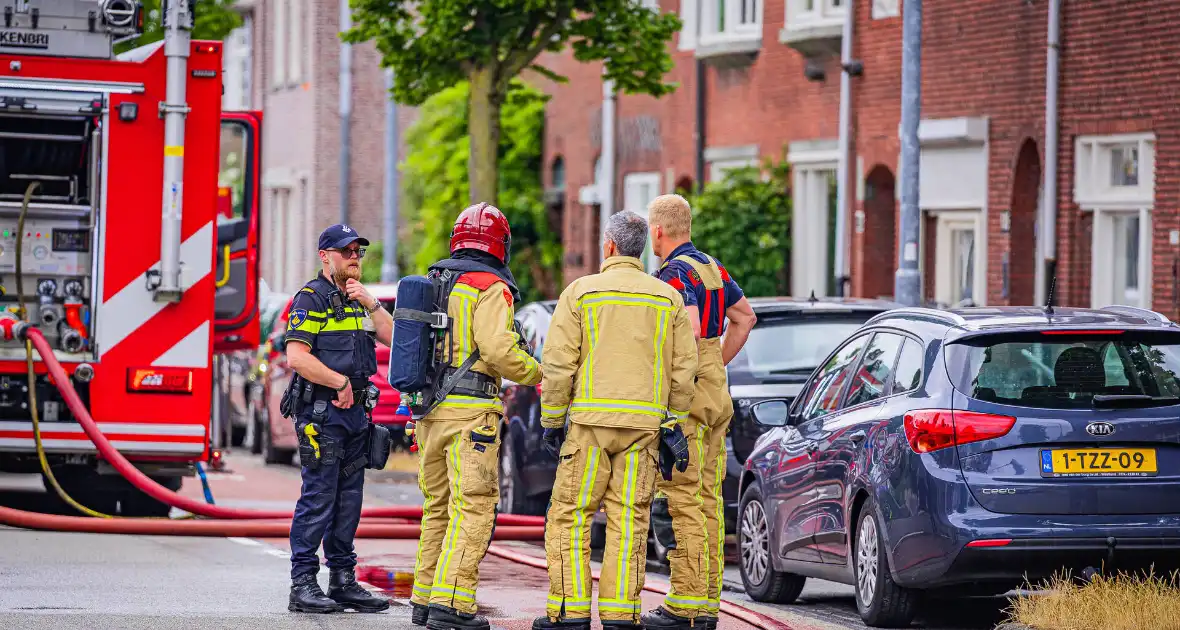 Grote brand in woning met vijf gewonden - Foto 5