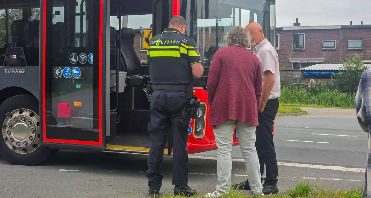 Dronken man springt voor bus en word gevonden na zoekactie - Foto 1