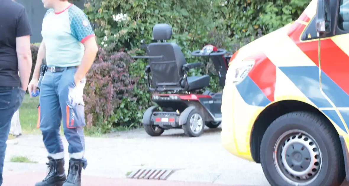 Scootmobiel bestuurder valt hard bij incident - Foto 2