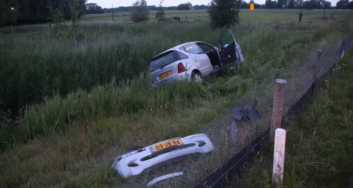Automobilist aangehouden na bijna te water raken - Foto 1