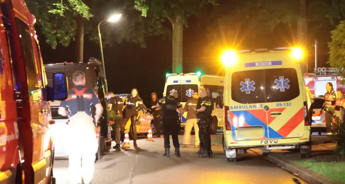 Hulpdiensten zoeken naar persoon te water - Foto 13