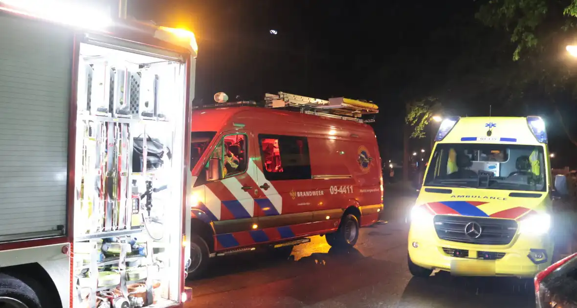 Hulpdiensten zoeken naar persoon te water - Foto 3