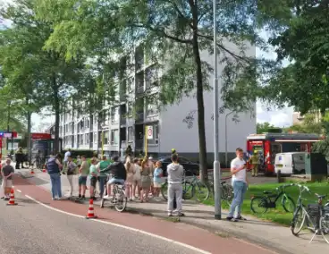 Brand in portiekwoning zorgt voor snelle inzet brandweer