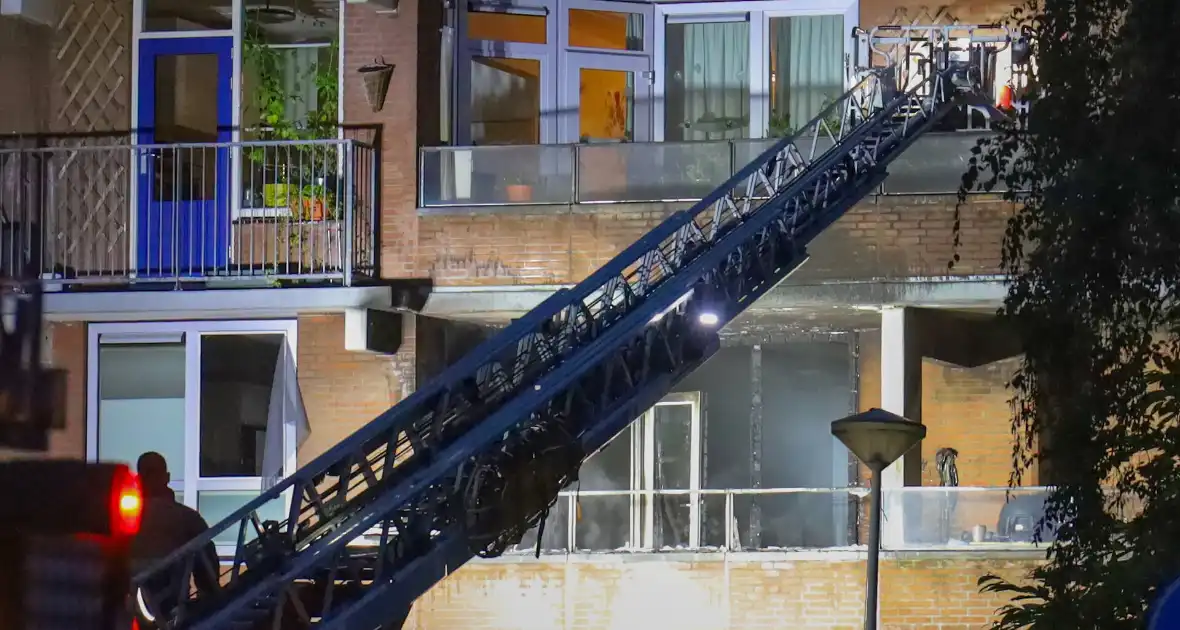 Brand in appartement leidt tot ontruiming van flatgebouw - Foto 3