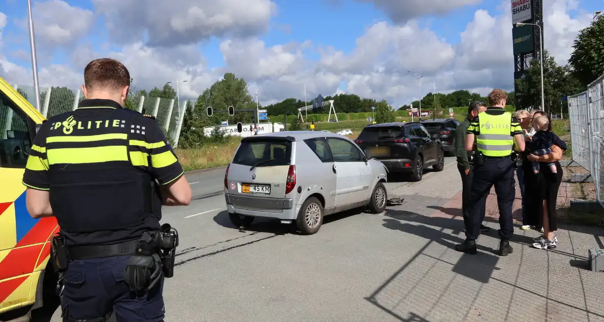 Botsing tussen auto en brommobiel