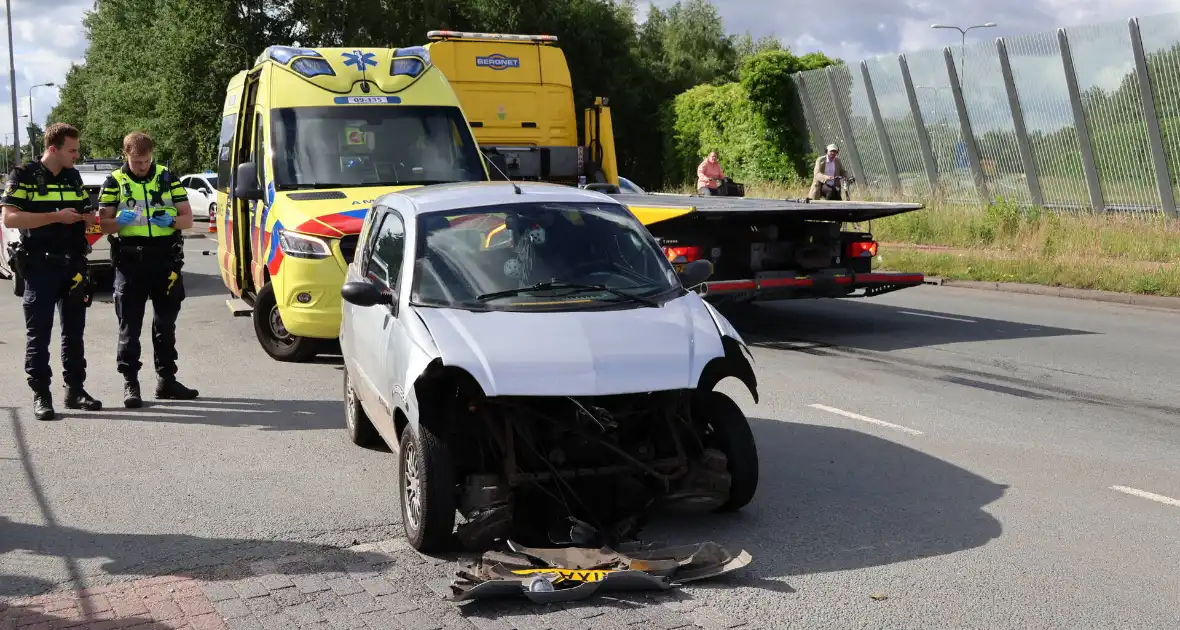 Botsing tussen auto en brommobiel - Foto 13