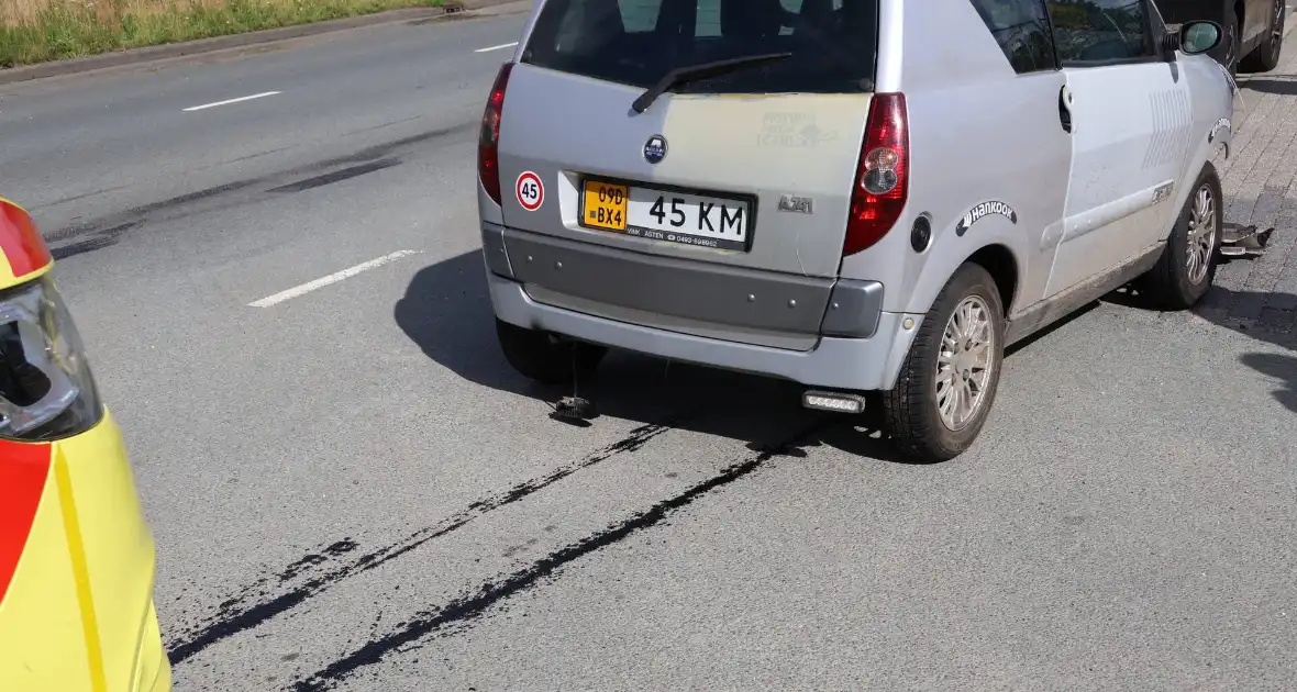 Botsing tussen auto en brommobiel - Foto 4
