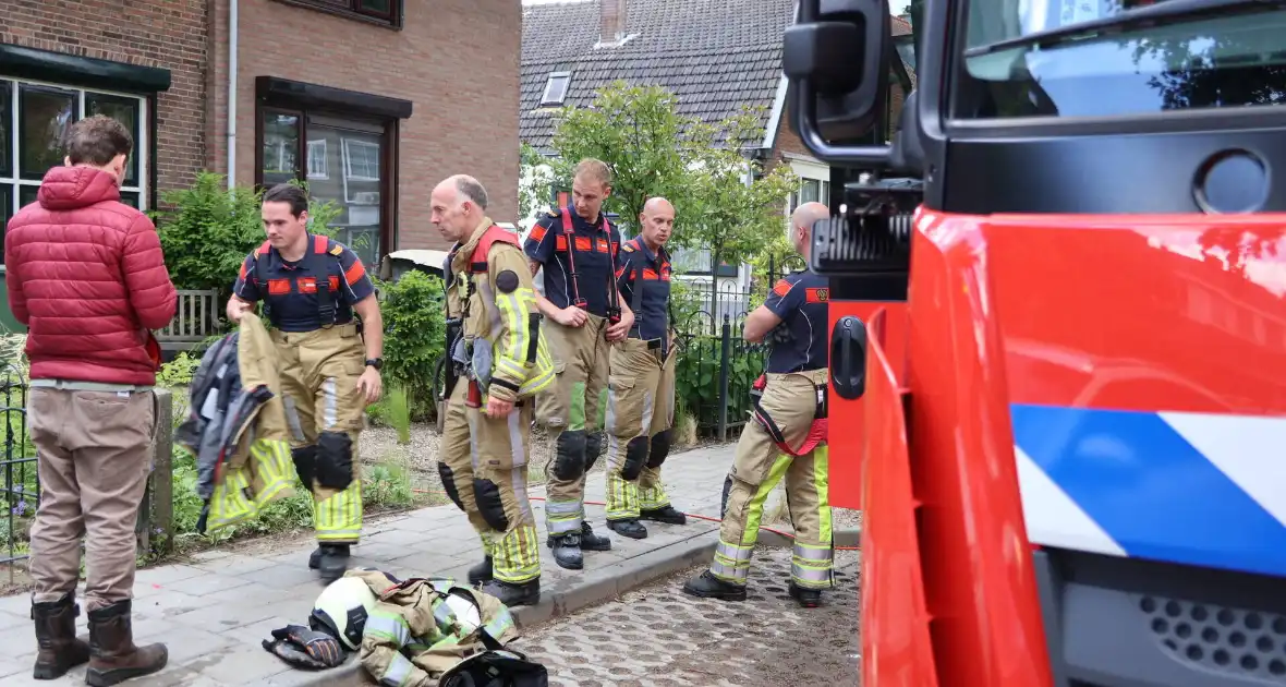 Woning onbewoonbaar door brand in meterkast, brandweer waarschuwt voor bluspoging - Foto 11