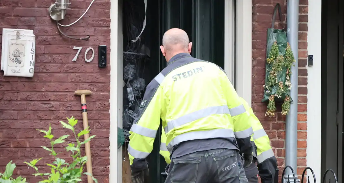 Woning onbewoonbaar door brand in meterkast, brandweer waarschuwt voor bluspoging - Foto 2