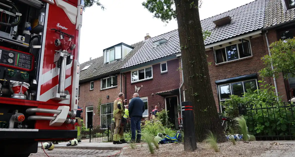 Woning onbewoonbaar door brand in meterkast, brandweer waarschuwt voor bluspoging - Foto 4