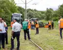 Tram knalt op grote grasmaaimachine: tramverkeer twee uur stil