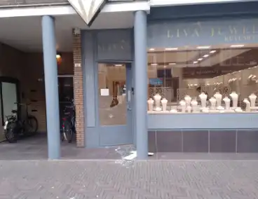 Deur van juwelierszaak kapot geschoten tijdens overval
