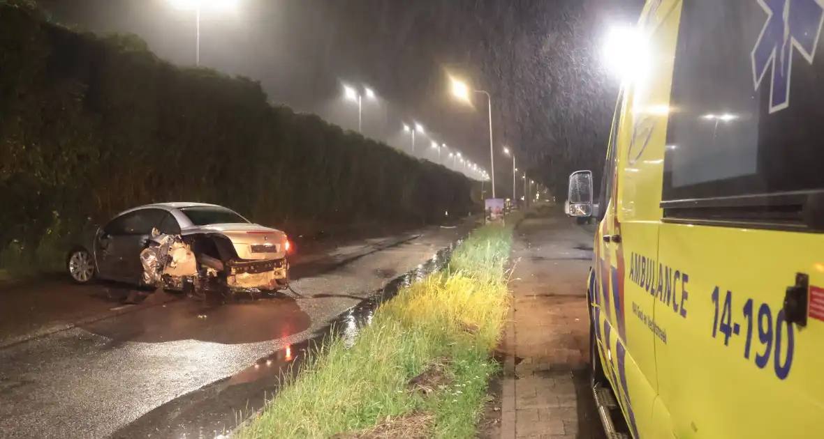 Automobilist verliest controle en raakt beschadigd voertuig - Foto 10