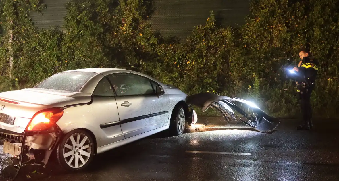 Automobilist verliest controle en raakt beschadigd voertuig - Foto 11