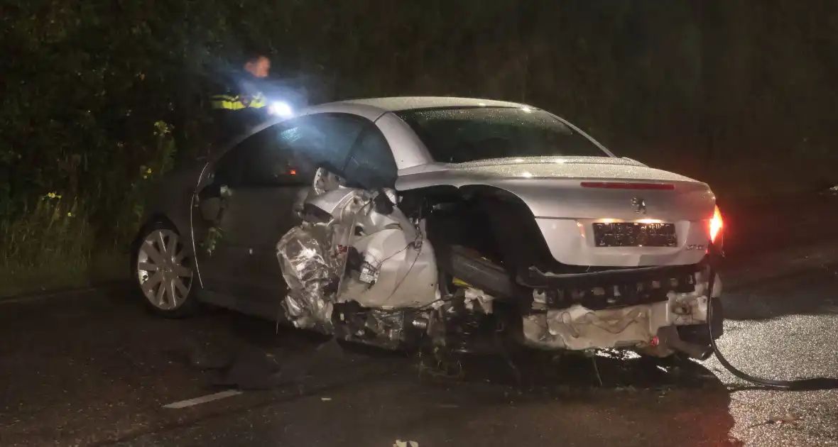 Automobilist verliest controle en raakt beschadigd voertuig - Foto 4