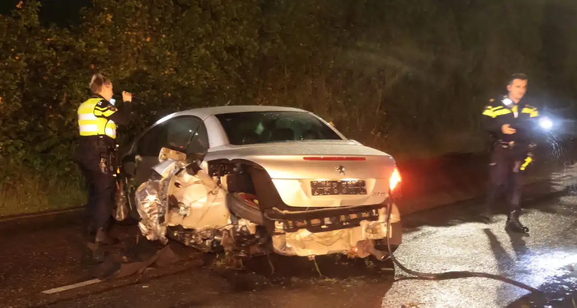 Automobilist verliest controle en raakt beschadigd voertuig - Foto 5
