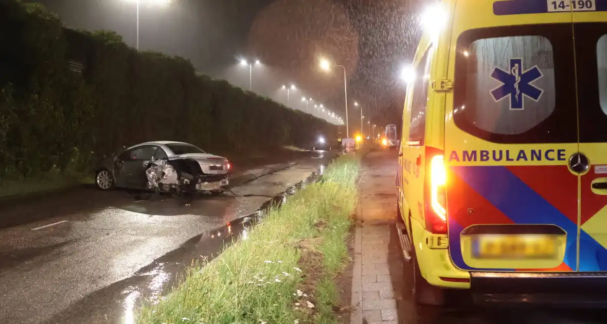 Automobilist verliest controle en raakt beschadigd voertuig - Foto 7