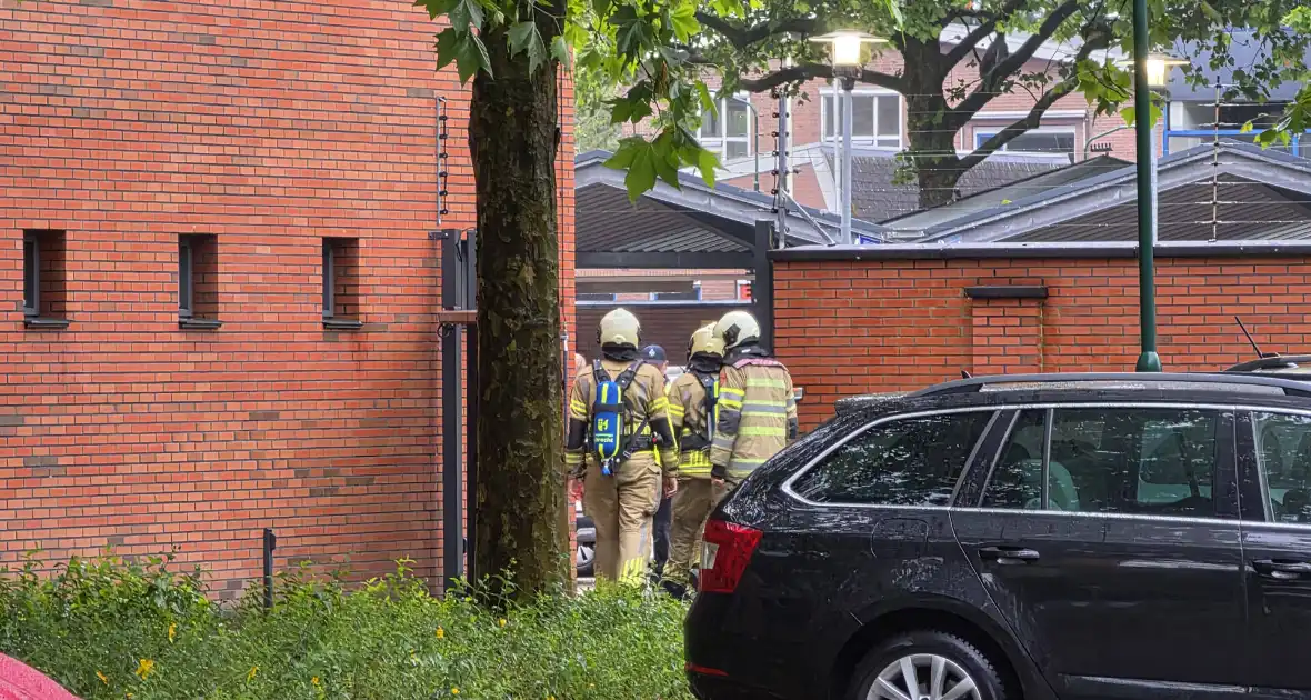Brandgerucht bij politiebureau - Foto 1