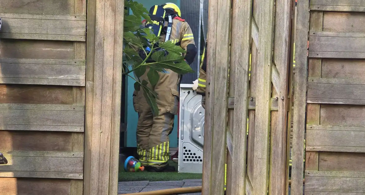 Brand in schuur door defecte vriezer - Foto 6