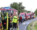 Auto te water in vroeg ochtenduur