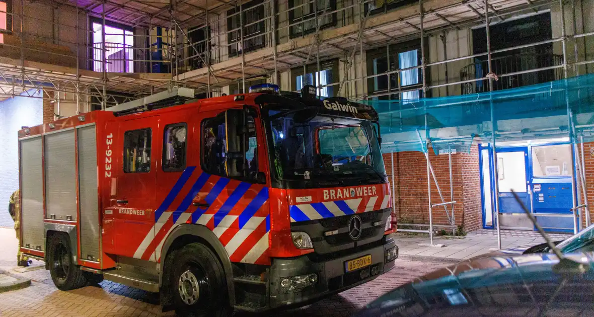 Woningbrand in appartement snel onder controle - Foto 2