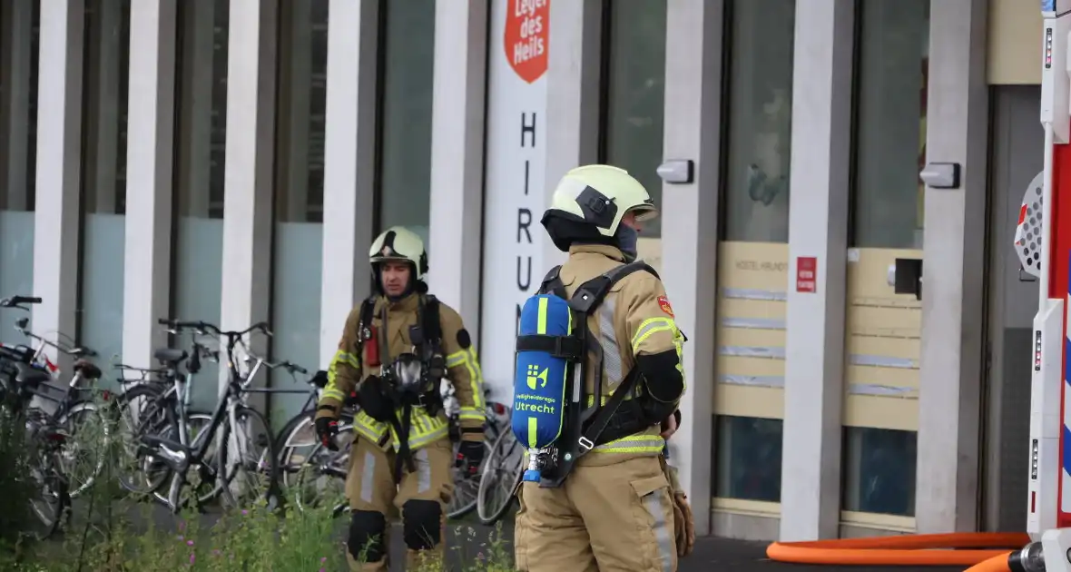 Brand bij Leger des Heils zorgt voor grote inzet - Foto 6