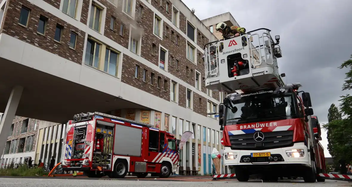 Brand bij Leger des Heils zorgt voor grote inzet - Foto 9