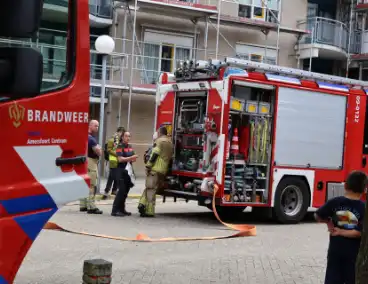 Bewoner gewond bij brand in kamer