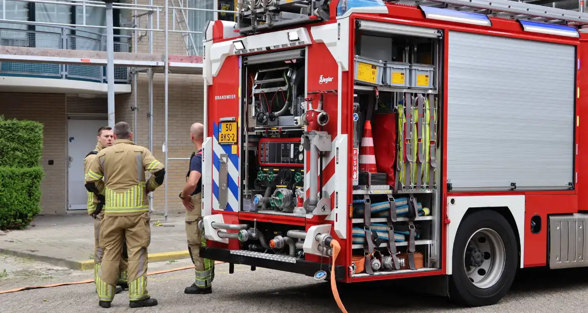 Bewoner gewond bij brand in kamer - Foto 5