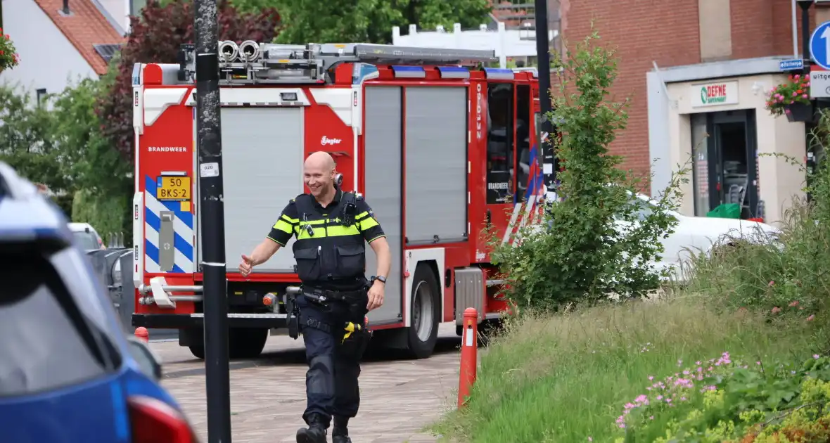 Bewoner gewond bij brand in kamer - Foto 7