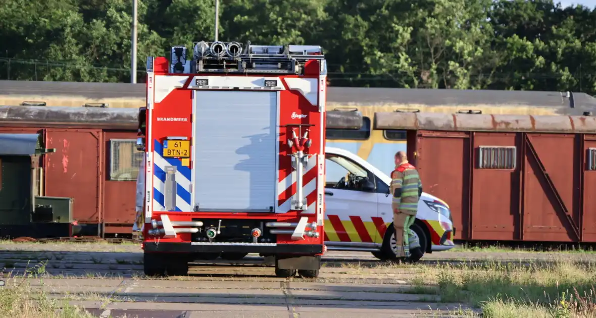 Brandweer onderzoekt rookontwikkeling op spoor - Foto 2