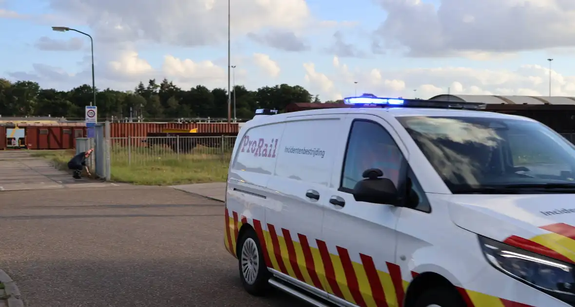 Brandweer onderzoekt rookontwikkeling op spoor - Foto 5