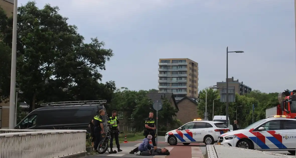 Fatbike-bestuurder gewond bij aanrijding met bestelbus - Foto 1