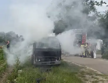 Afval in brand op vrachtwagen