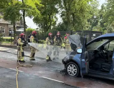 Voertuigbrand in bestelbusje onder controle