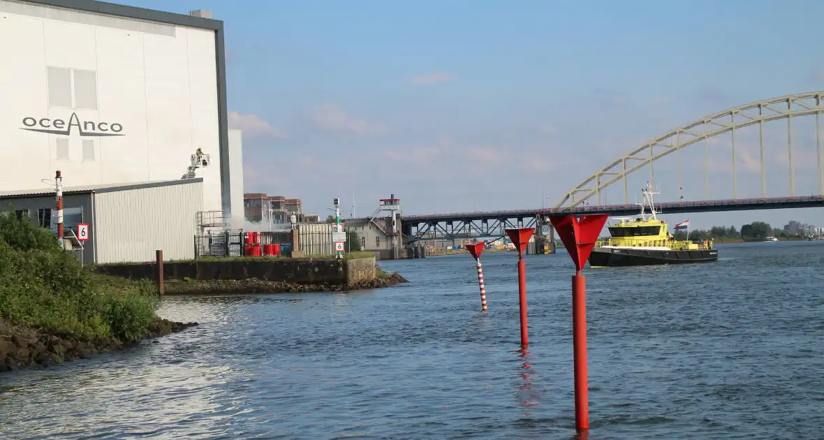 Brand in zeecontainer zorgt voor grote inzet van brandweer - Foto 7
