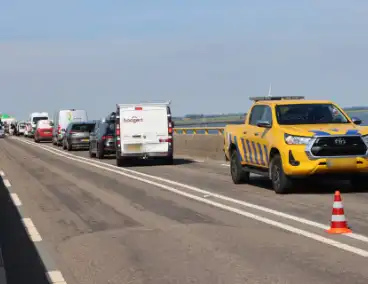 Vier voertuigen betrokken bij kop-staartbotsing op Zeelandbrug