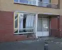 Auto crasht in appartementencomplex