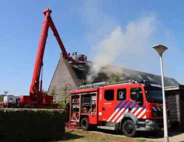 Bewoner nagekeken na uitslaande woningbrand
