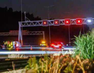 Auto slaat over de kop bij ongeval op A2