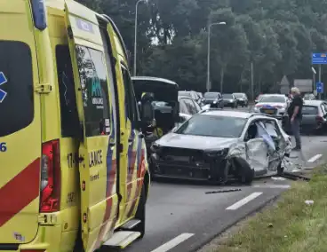 Twee auto's total-loss na aanrijding
