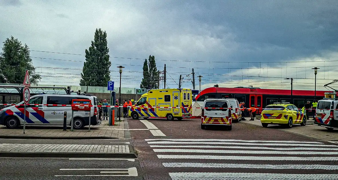 Ongeval bij spoorwegovergang zorgt voor grote hulpverlening - Foto 2