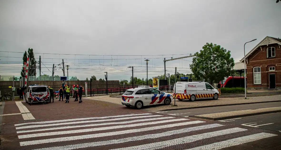 Persoon op spoor veroorzaakt treinvertraging - Foto 3