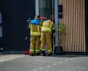 Brandweer onderzoekt chemische lucht in bedrijfspand