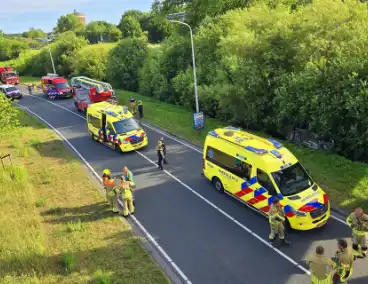 Automobiliste belandt op zijkant in sloot