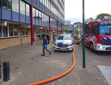 Brand in flatwoning leidt tot ontruiming