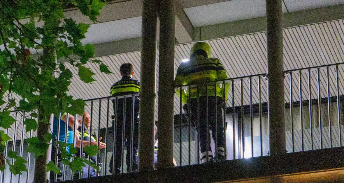 Steekincident in flat leidt tot gewonde en arrestatie