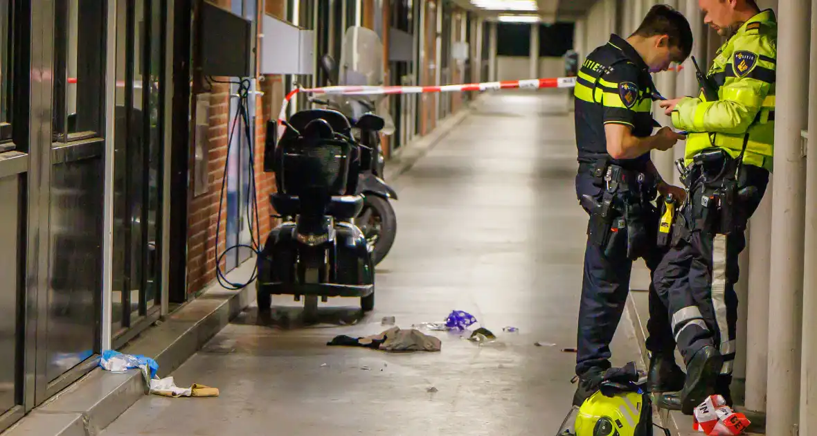 Steekincident in flat leidt tot gewonde en arrestatie - Foto 5